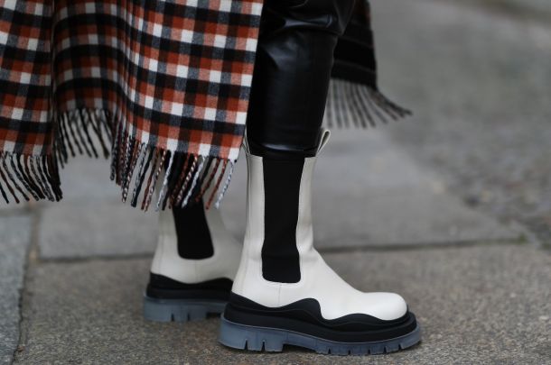 Ботинки челси: модные женские образы на весну