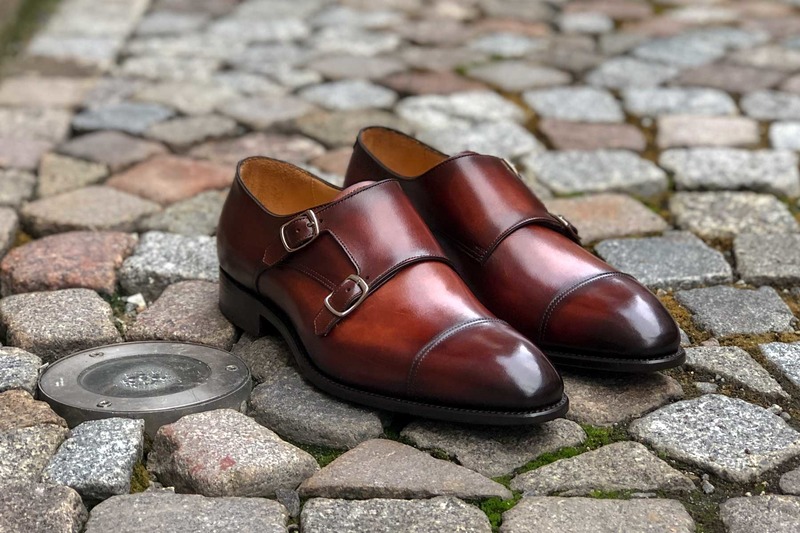 cutaway monk straps